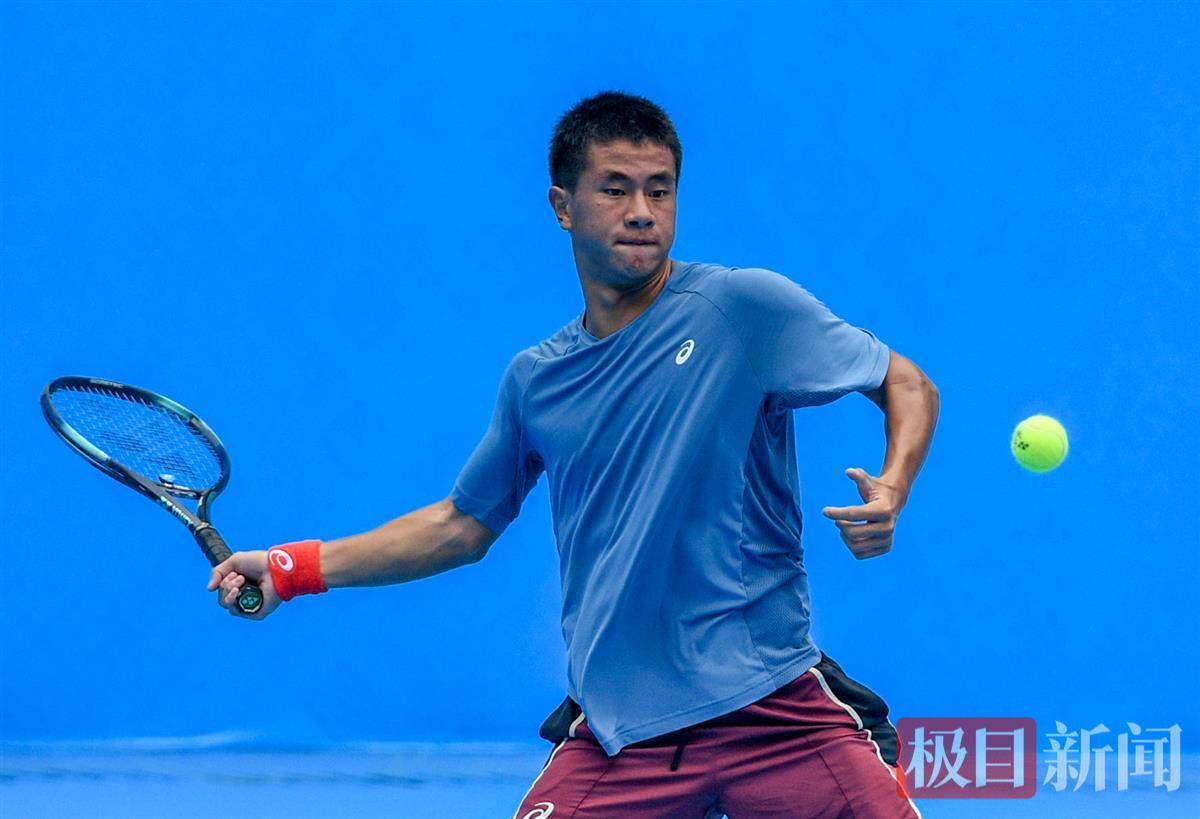 冰壶是一项 冰壶是一项